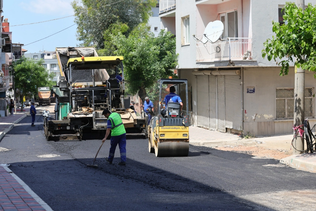 Bayraklida Asfalt Mesaisi Yeni Adresler Belli Oldu Yenibakishaber (2)