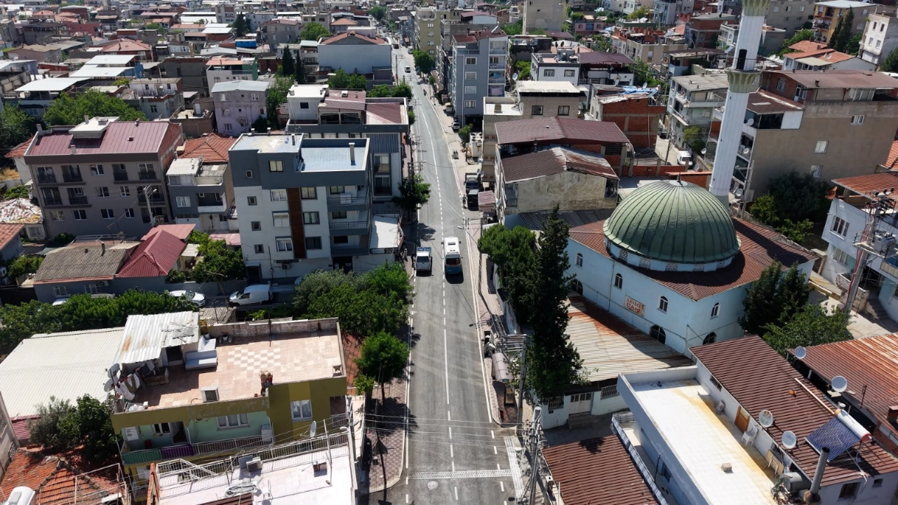 Bayraklida Asfalt Mesaisi Yeni Adresler Belli Oldu Yenibakishaber