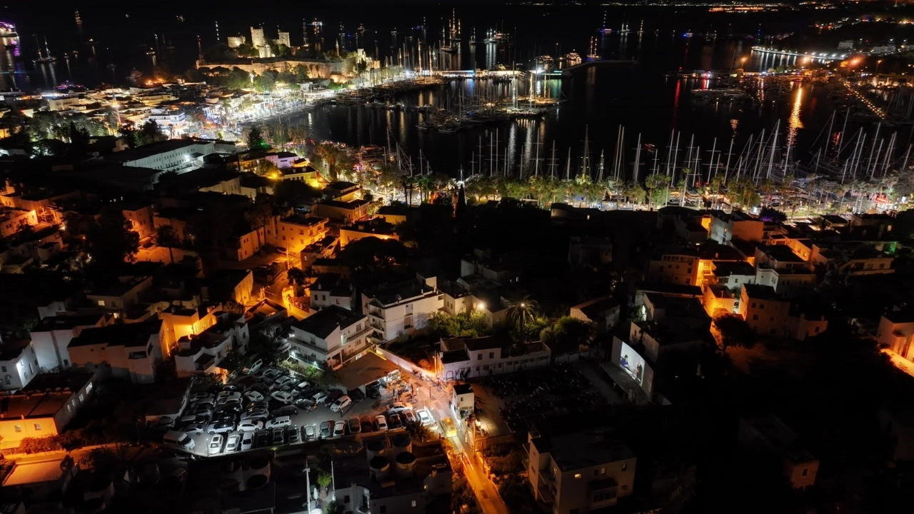 Bodrumda Gecmise Yolculuk Nostaljik Sinema Gunleri Basladi Yenibakishaber (2)
