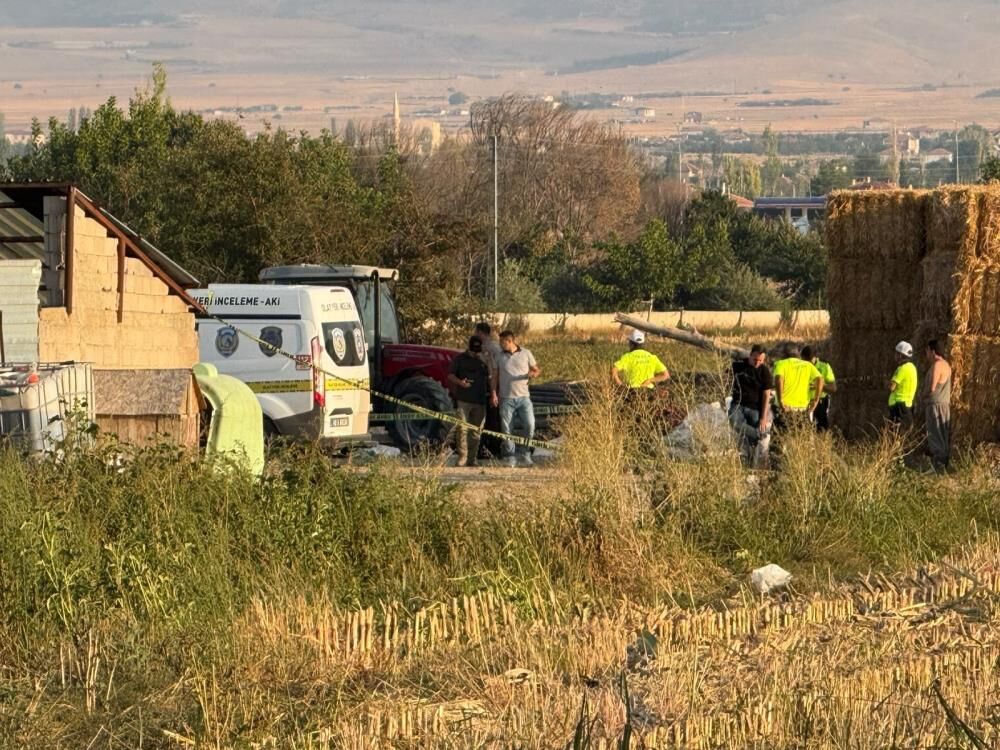 Çiftlik evinin avlusunda traktör d*hşeti: 4 yaşındaki çocuk hayatını kaybetti