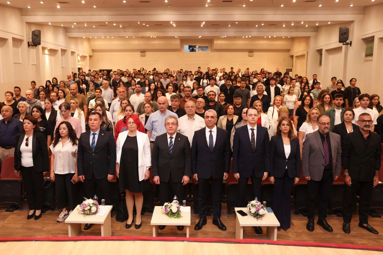 Dokuz Eylulde Ogrenciler Yeni Akademik Yila Basladi Yenibakishaber (2)