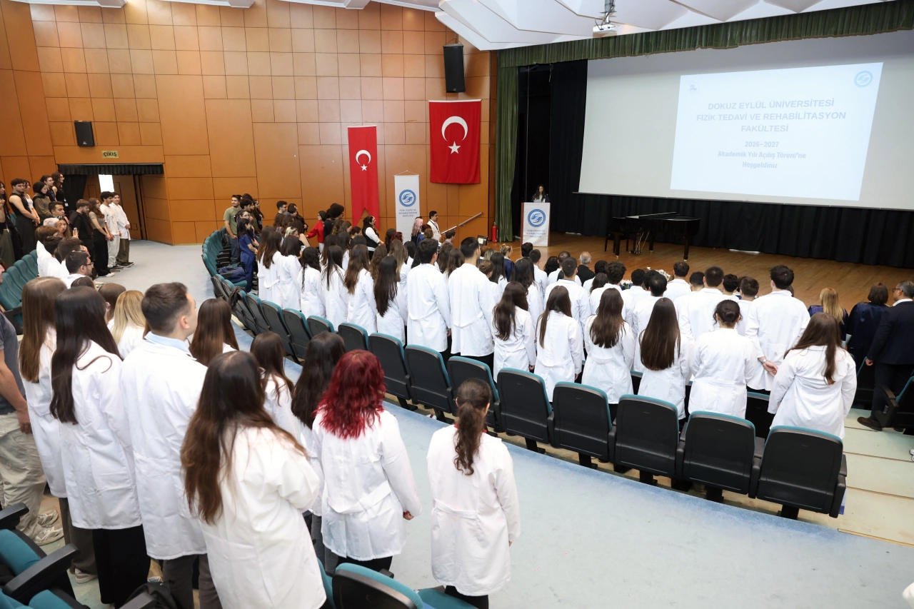 Dokuz Eylulde Ogrenciler Yeni Akademik Yila Basladi Yenibakishaber