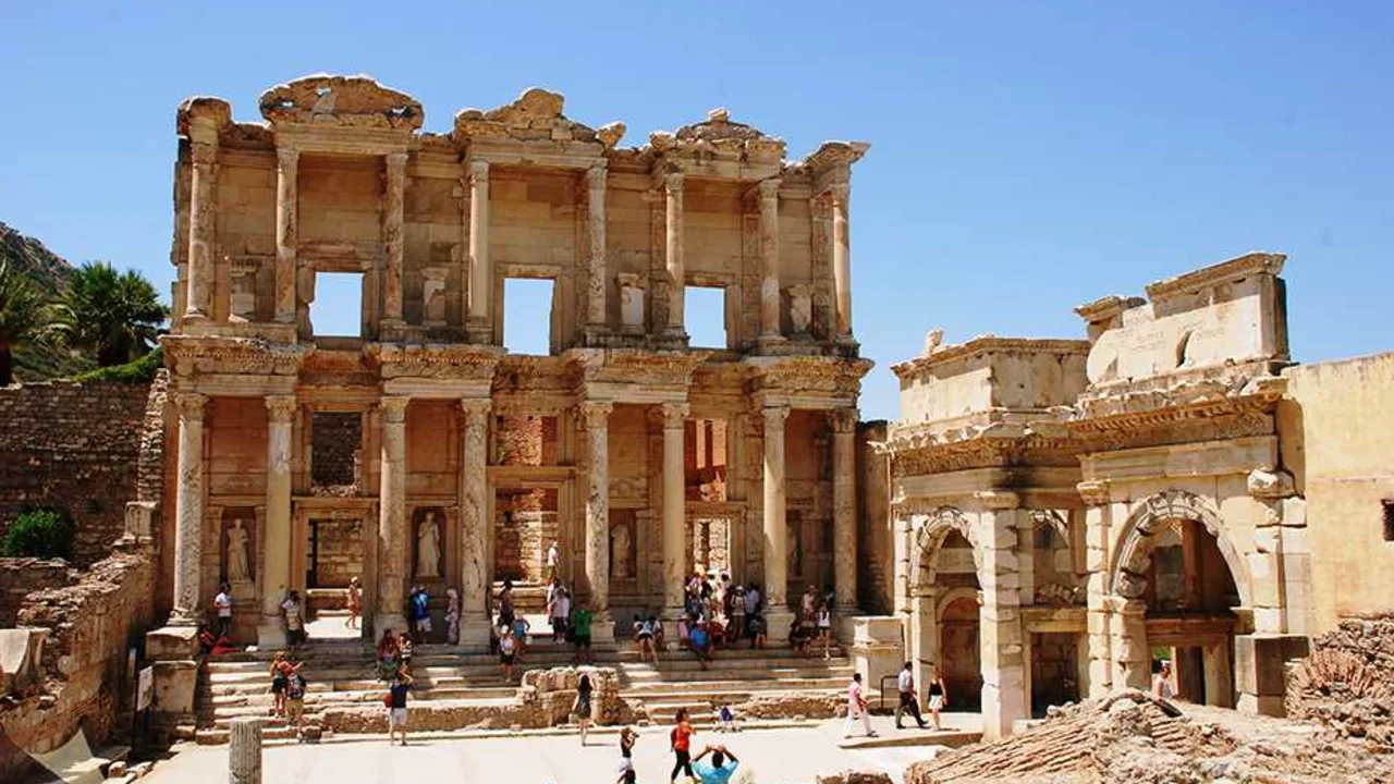 Efes Yenibakishaber (1)