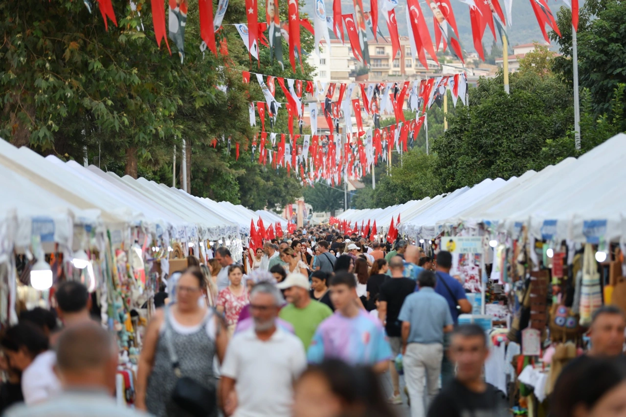 Efest 2026 Basliyor Efes Selcuk Dort Gun Festivale Doyacak Yenibakishaber