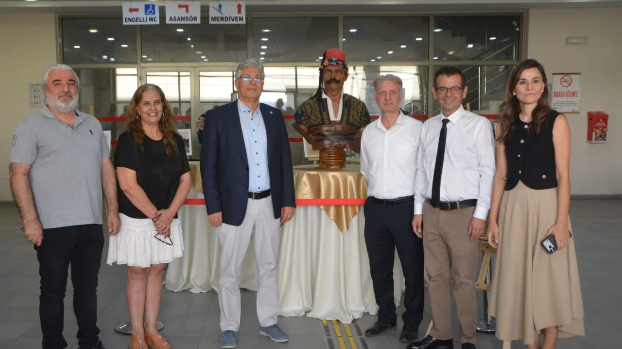Ege Universitesinde Izmir In Kurtulusunun 104 Yil Donumu Kutlandi 1 Yenibakishaber