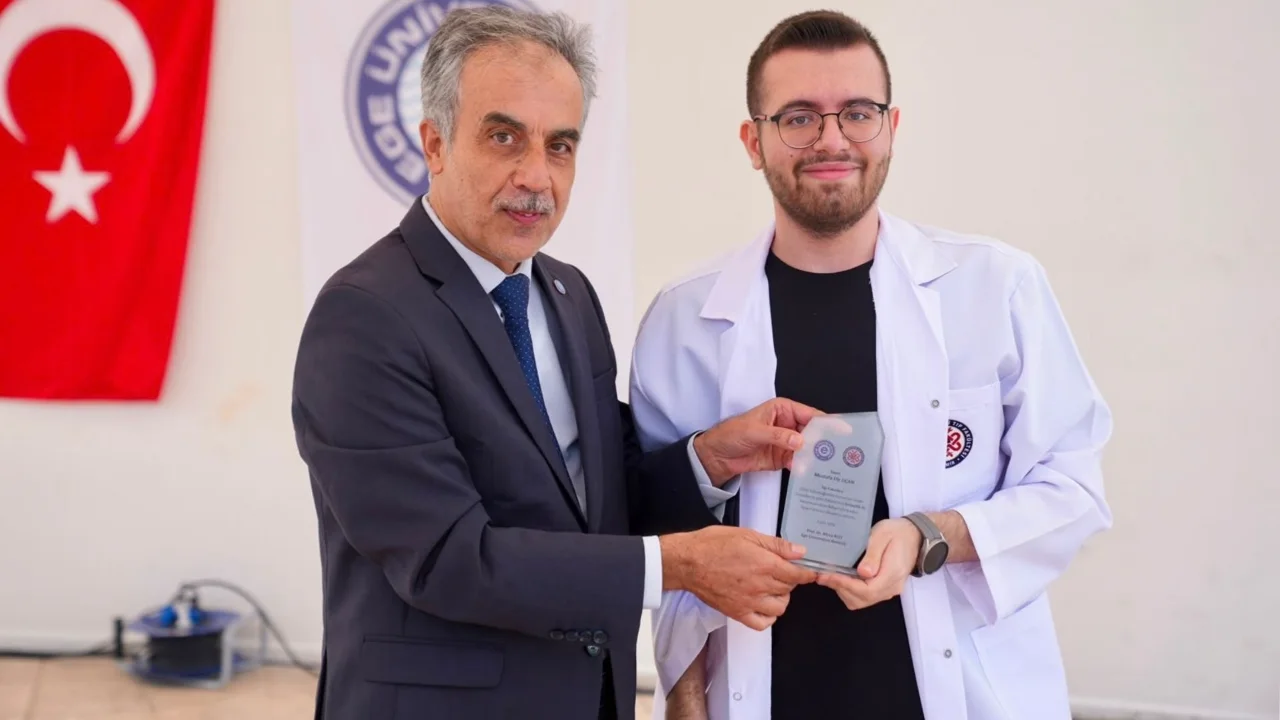 Ege Universitesinde Yeni Ogrencilerin Oryantasyon Sureci Tamamlandi 3 Yenibakishaber