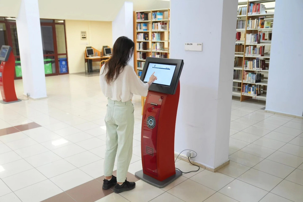 Eu Merkez Kutuphanesi Yilda 1 Milyon Kullaniciyi Agirliyor Yenibakishaber