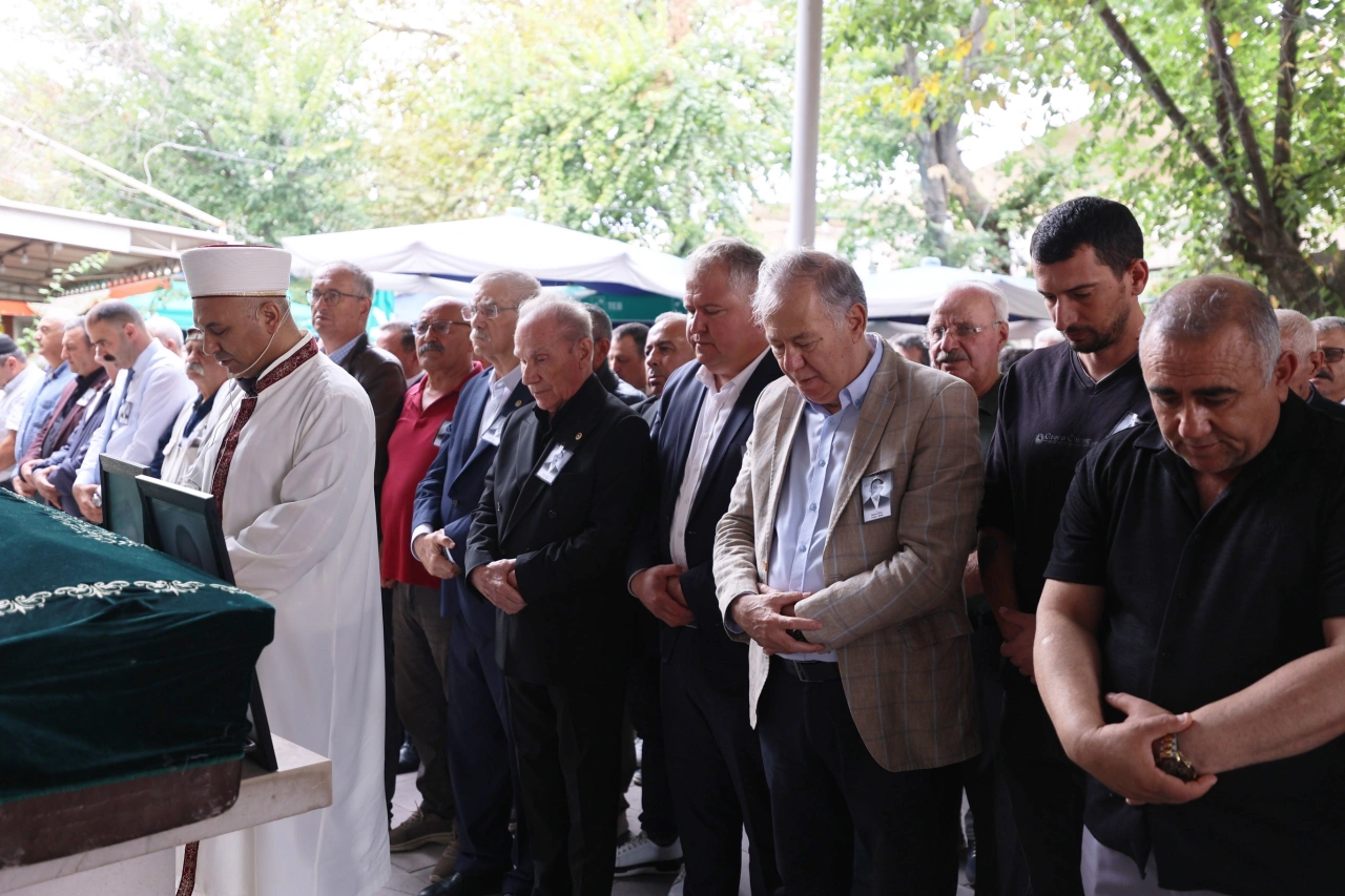 Gazeteci Ahmet Cipli Urlada Topraga Verildi Yenibakishaber (1)