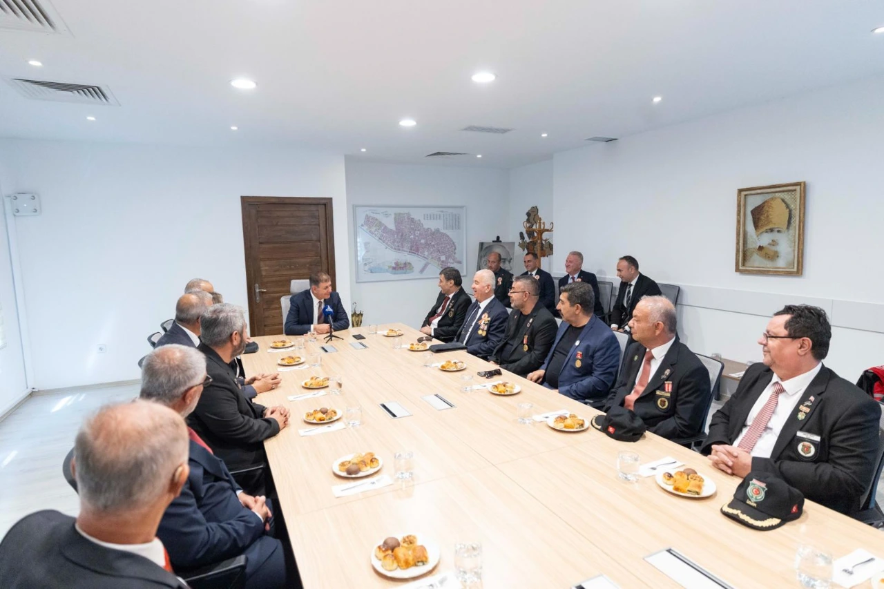 Gaziler Gununde Izmirde Vefa Bulusmasi Yenibakishaber