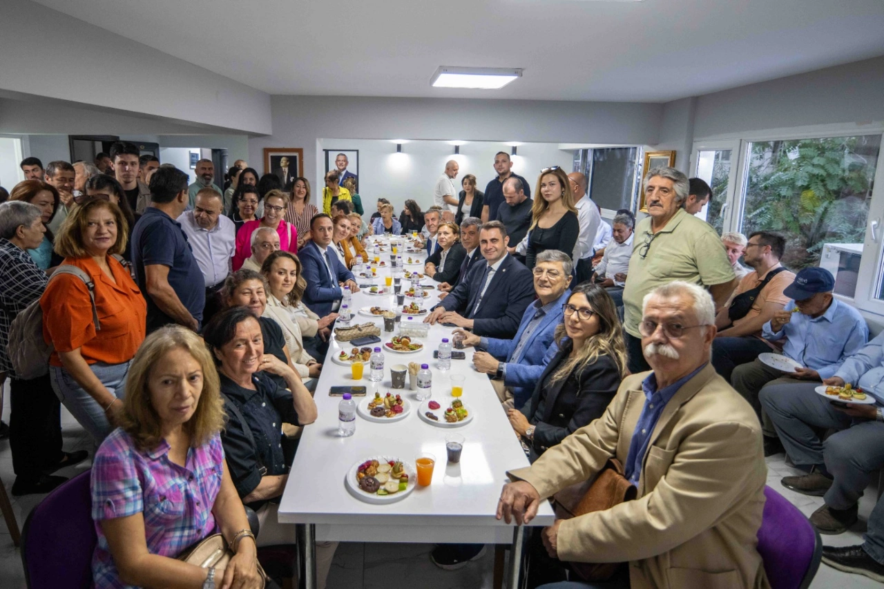 Guc Bornovadan Seslendi Halkin Iradesiyle O Koltuklardan Inecekler Yenibakishaber (2)