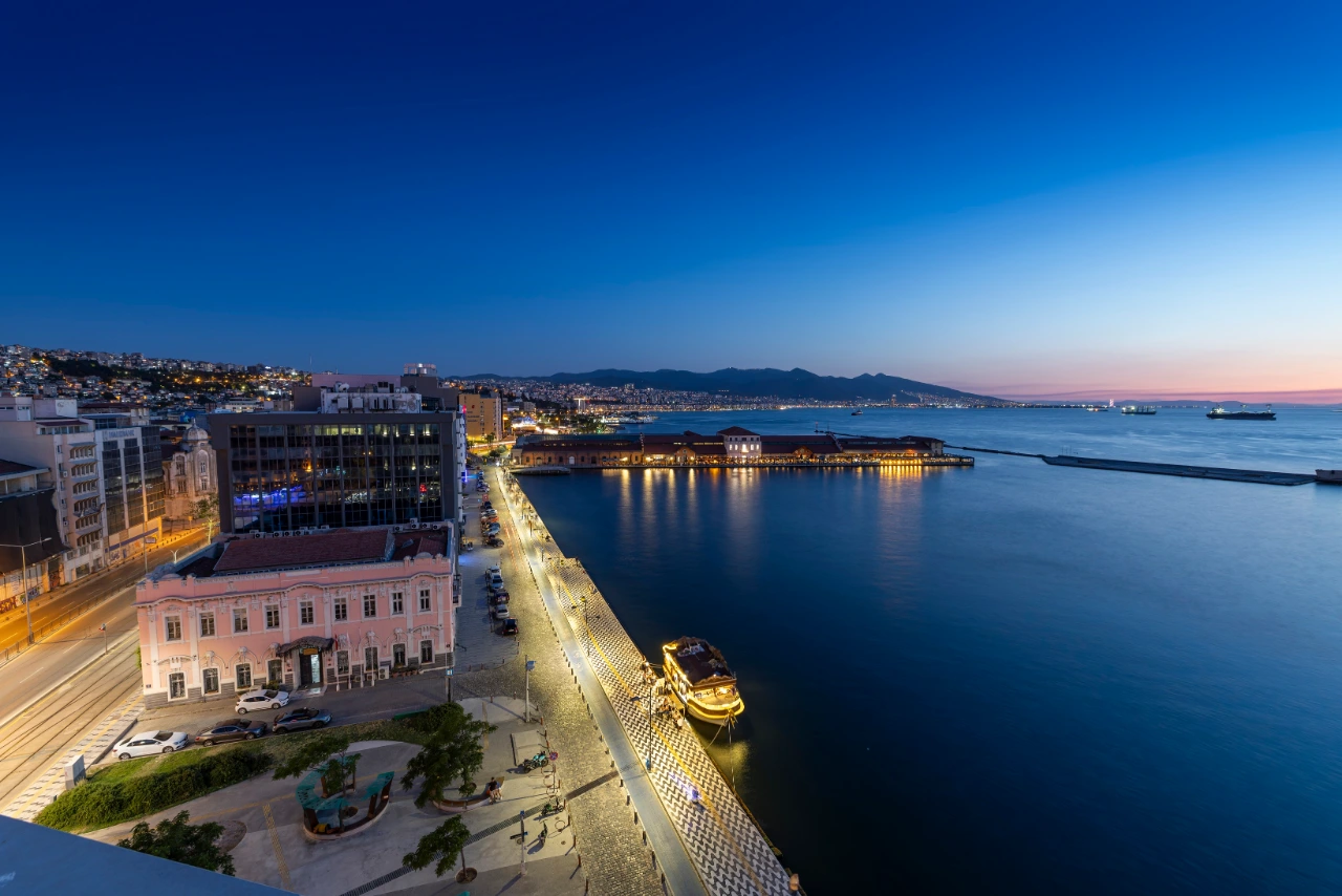 Izmir Buyuksehir Kent Rehberini Yeniledi Yenibakishaber (1)