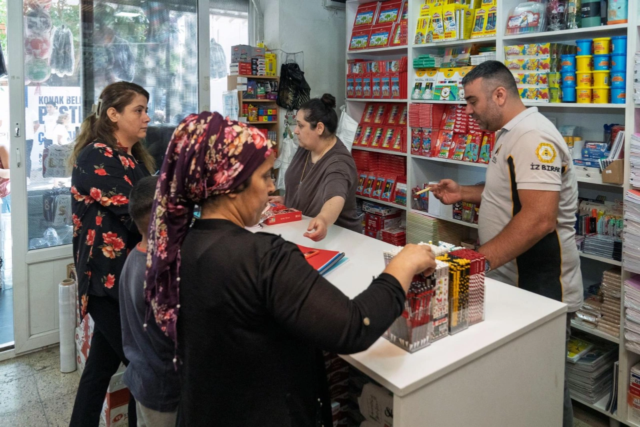 Izmir Buyuksehirden Aile Butcesine Kirtasiye Destegi Yenibakishaber (1)