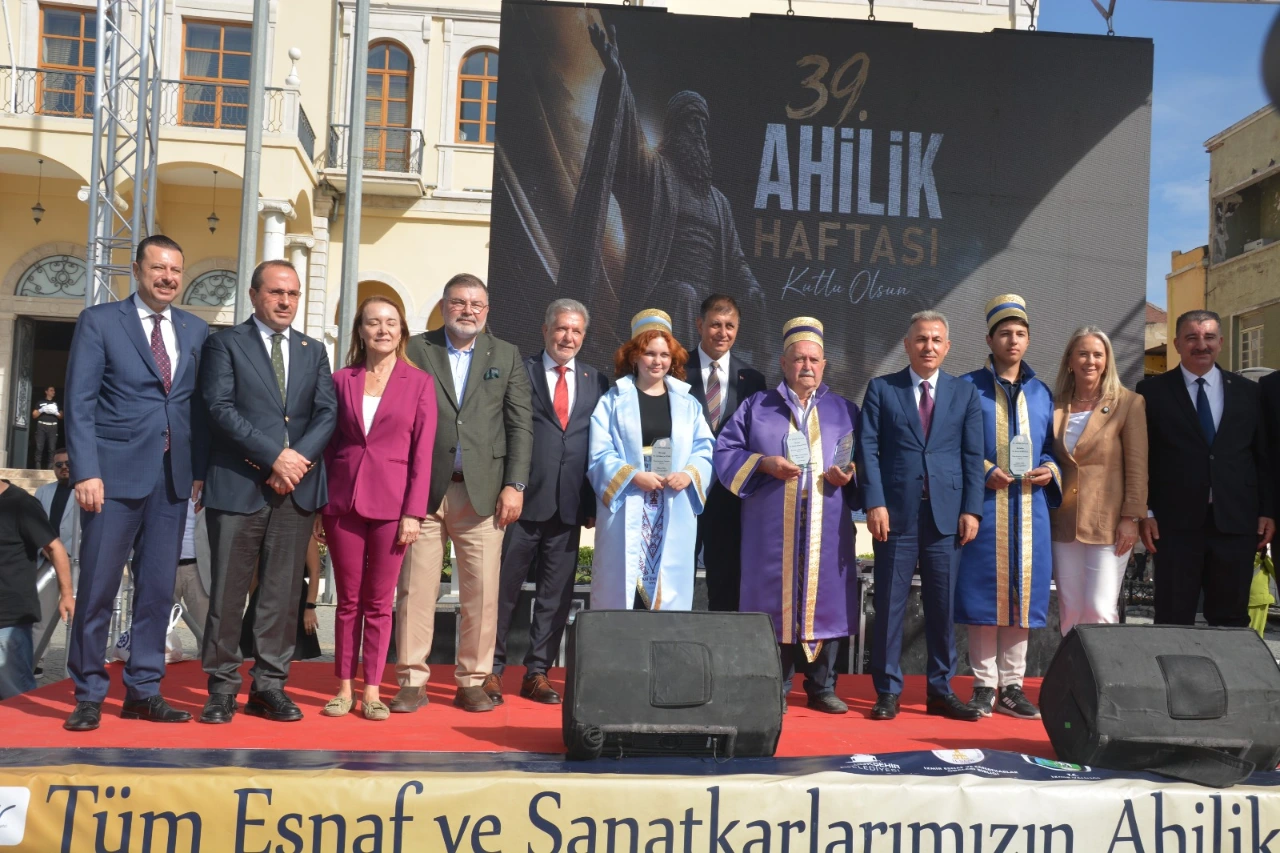 Izmir De 39 Yenibakishaber (3)