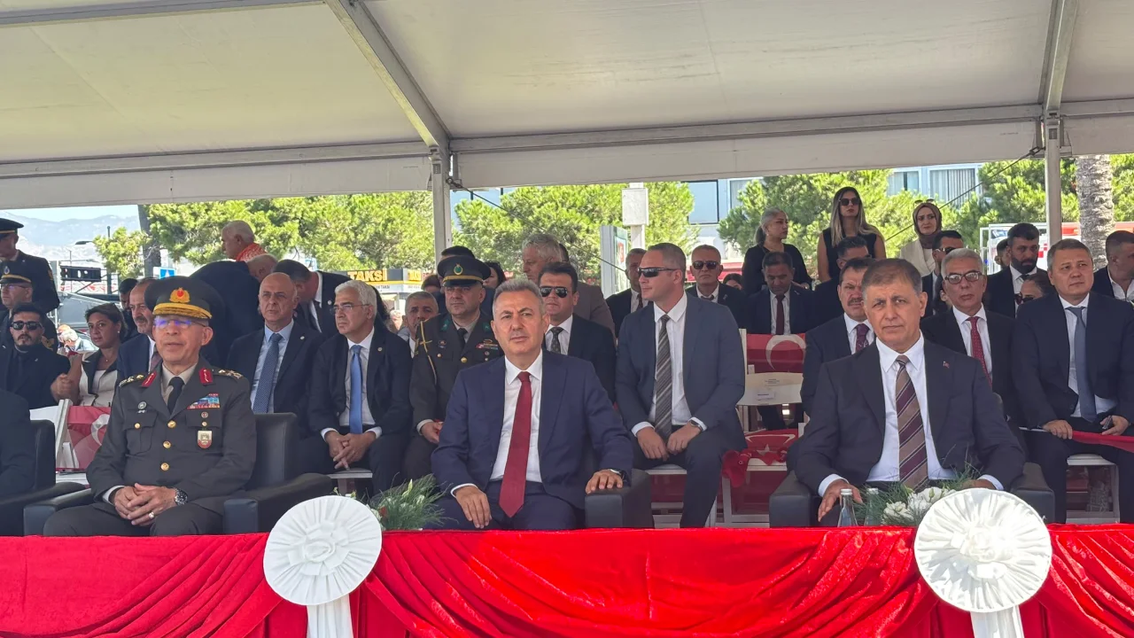Izmir De 9 Eylul Coskusu Meydanlarda Hissedildi Yenibakishaber