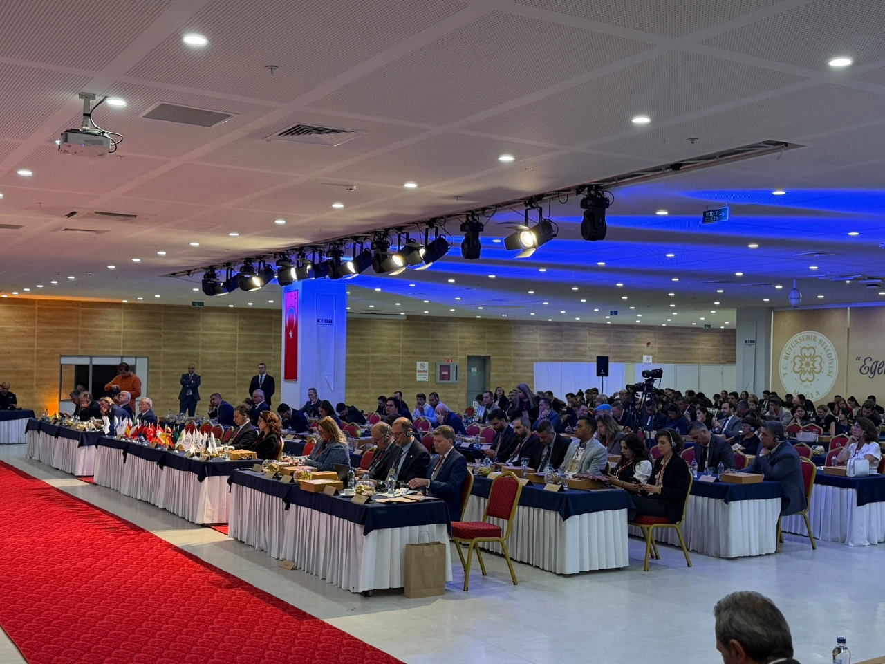 Izmir Den Akdeniz Kentlerine Iklim Is Birligi Cagrisi Yenibakishaber