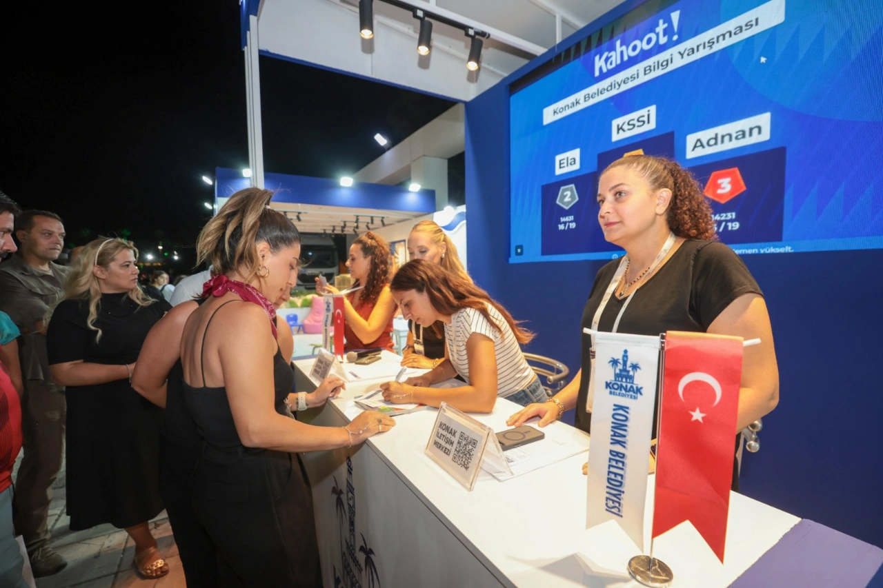 Izmir Fuarinda Konak Standinda Dolu Dolu Program Yenibakishaber (4)