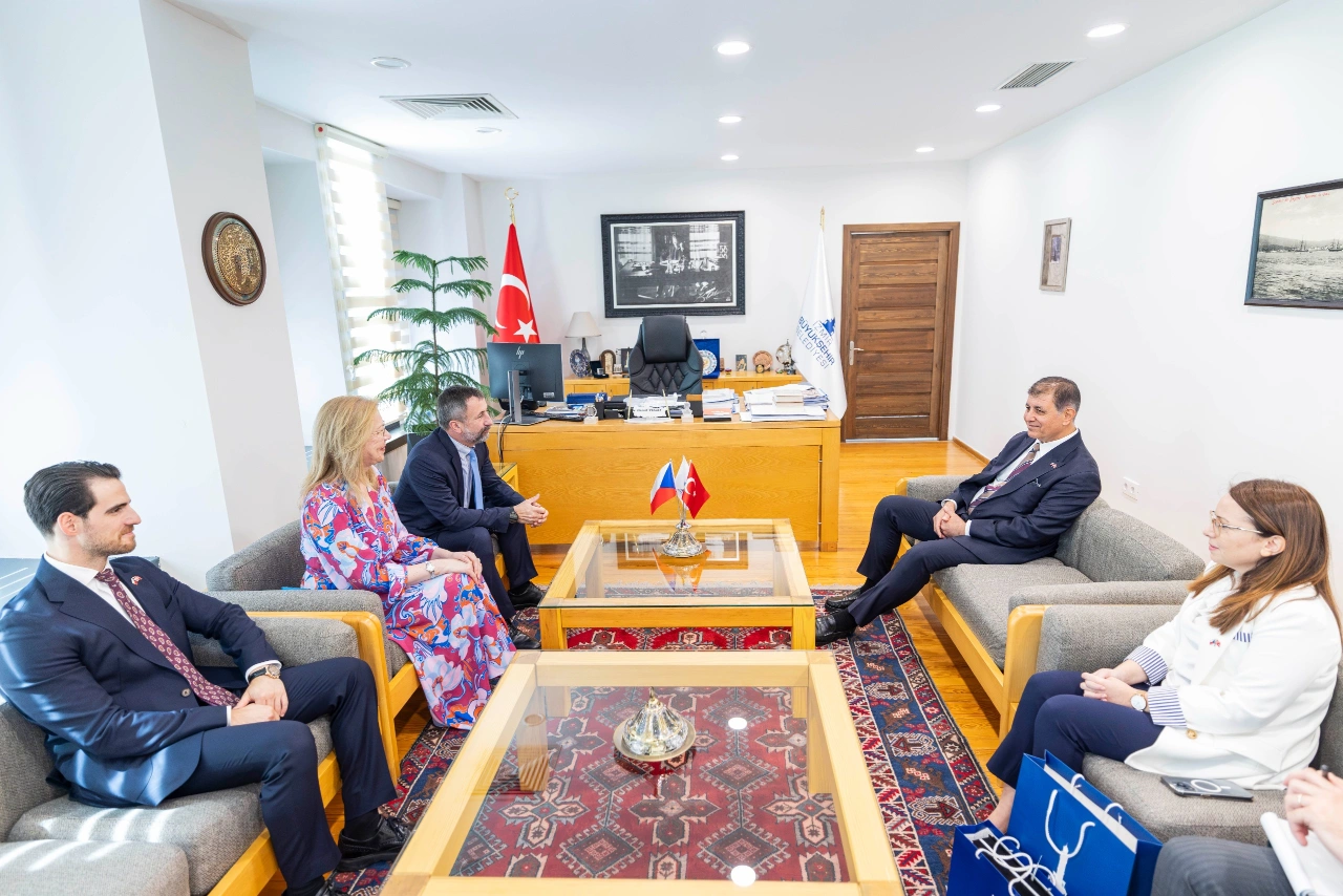 Izmir Ile Cek Cumhuriyeti Arasinda Is Birligi Mesaji Yenibakishaber (1)