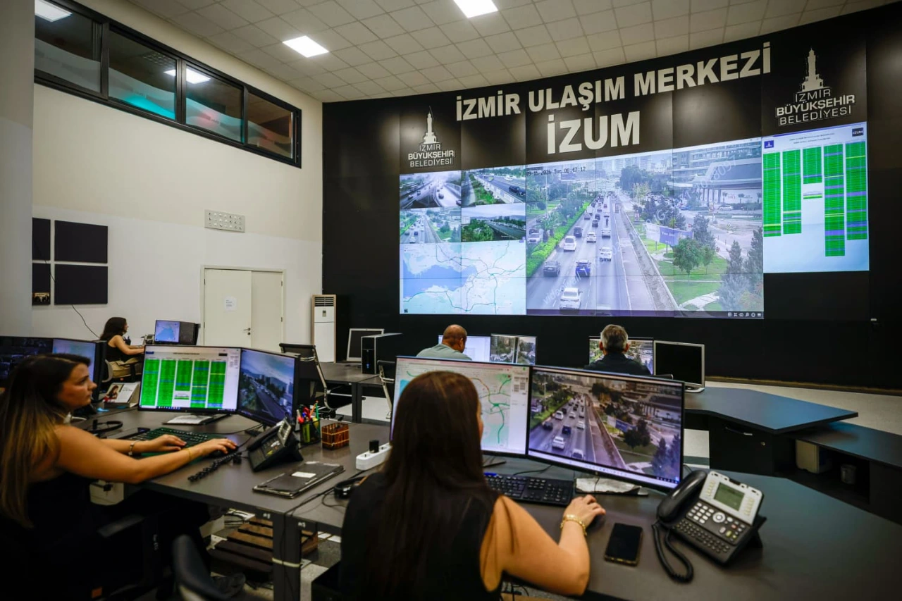 Izmirde Okul Trafigine Izum Onlemi Yenibakishaber (1)