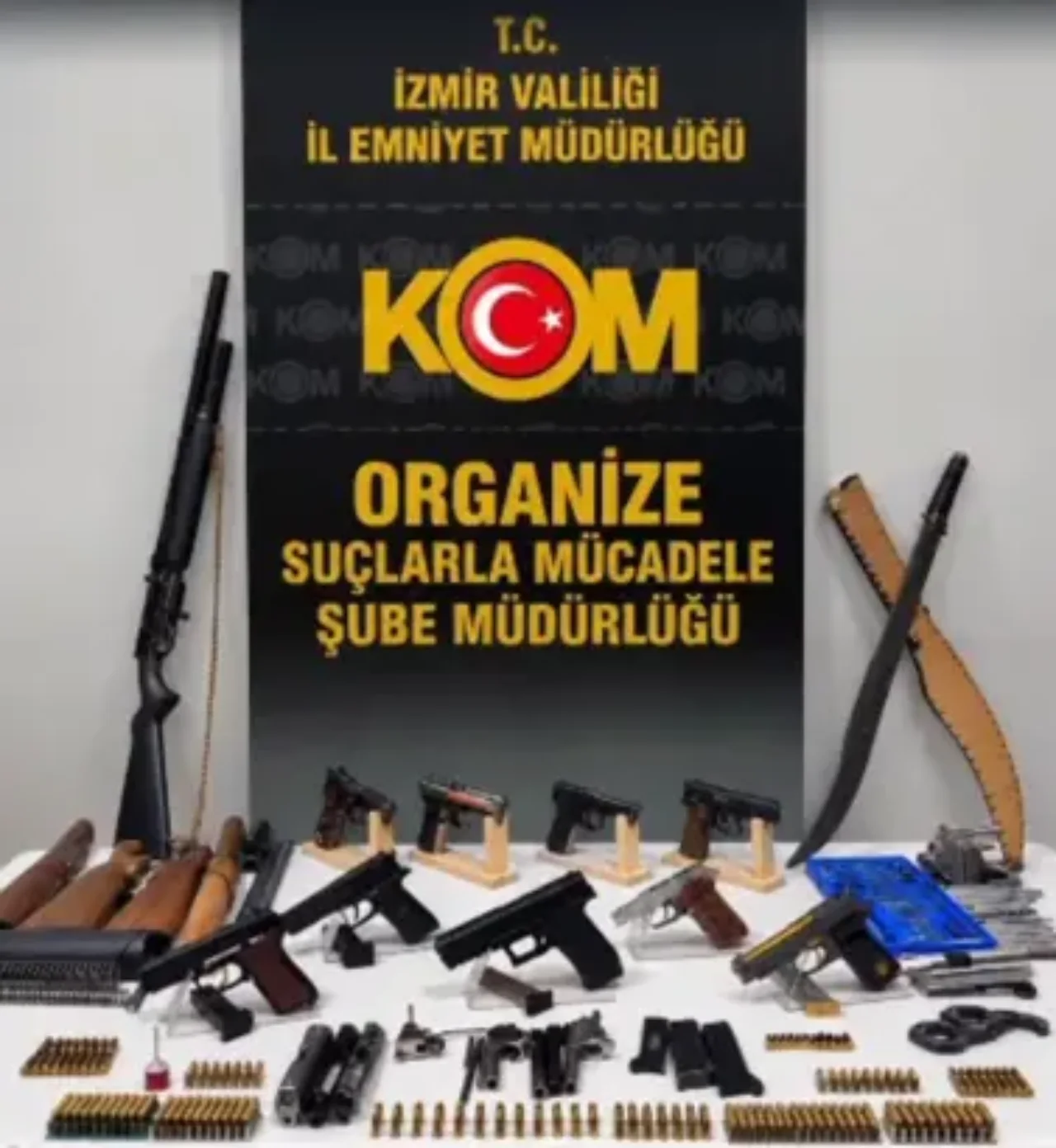 Izmirde Sokaklar Guvende Operasyonunda 45 Gozalti