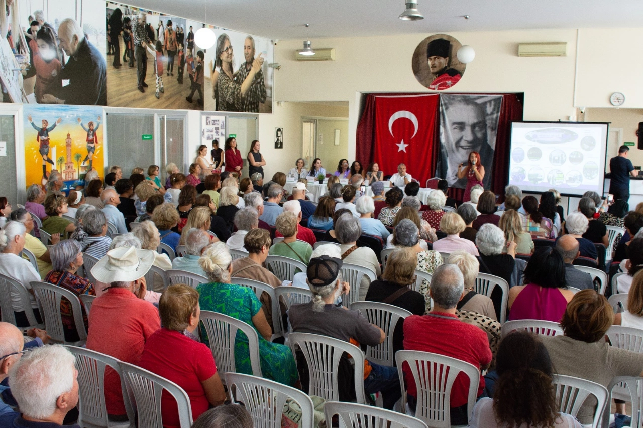 Karsiyakada Alzheimer Farkindaligi Icin Uzmanlar Bulustu Yenibakishaber (1)