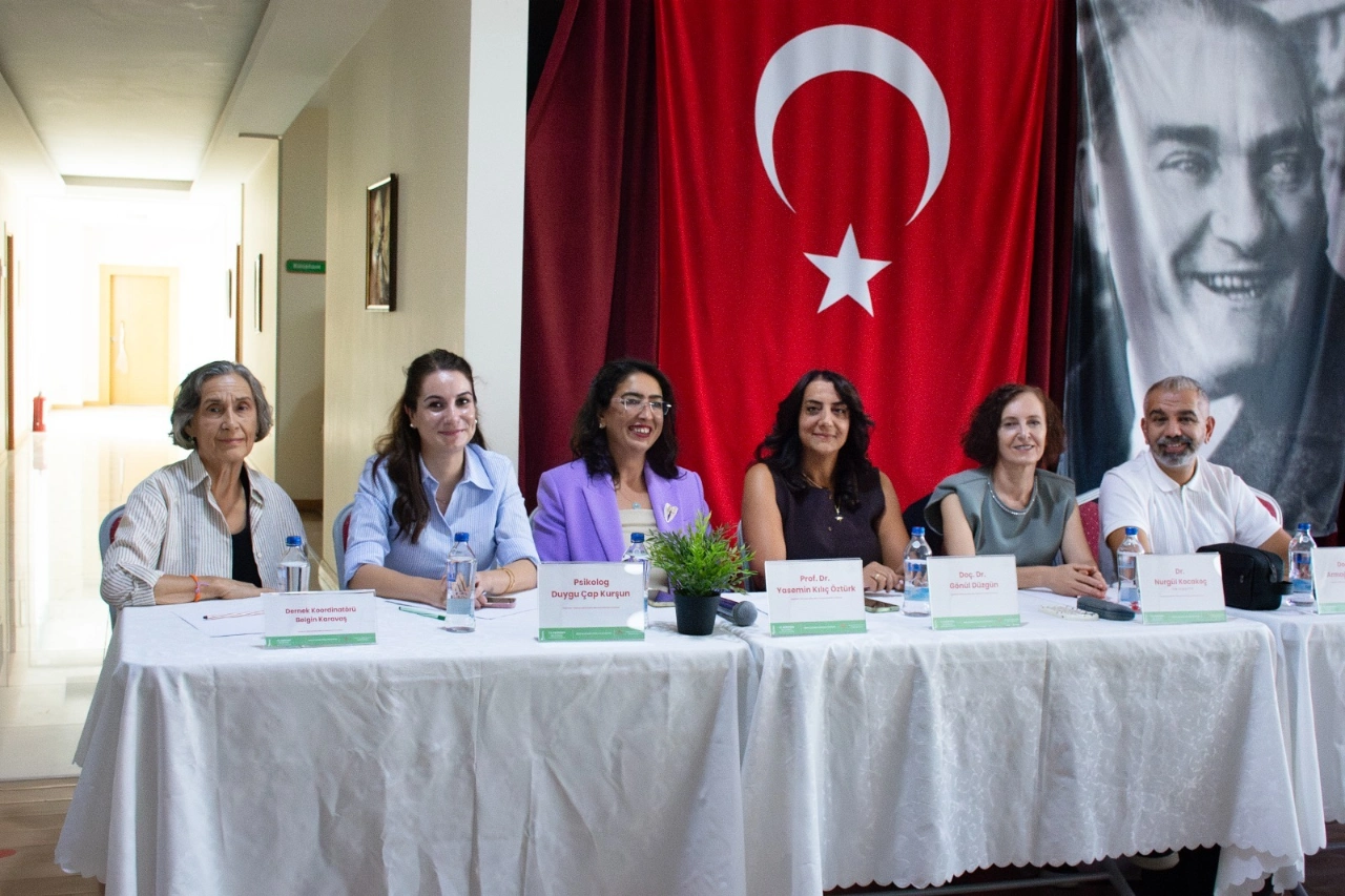 Karsiyakada Alzheimer Farkindaligi Icin Uzmanlar Bulustu Yenibakishaber (2)