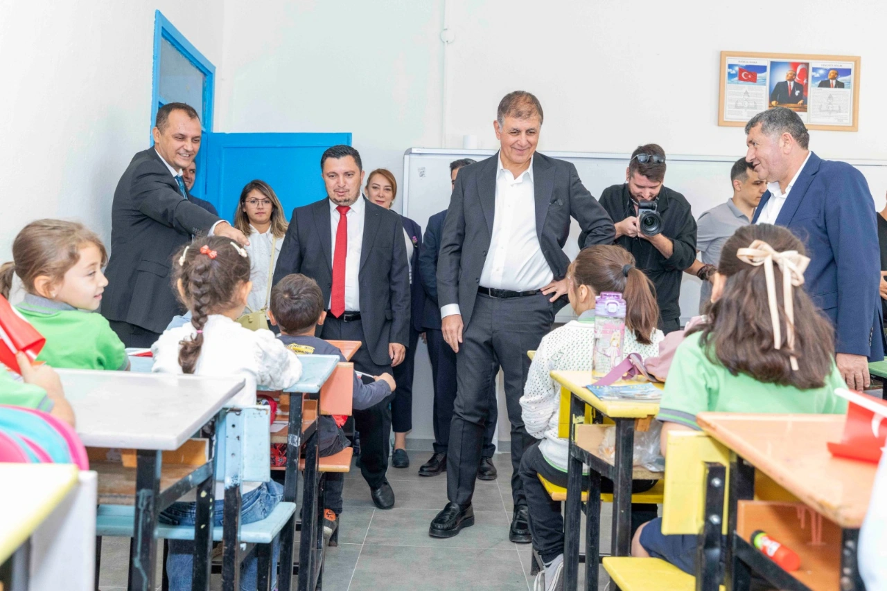 Kiziloba Ilkokulu Yenilendi Baskan Tugay Ogrencilerle Bulustu Yenibakishaber (2)