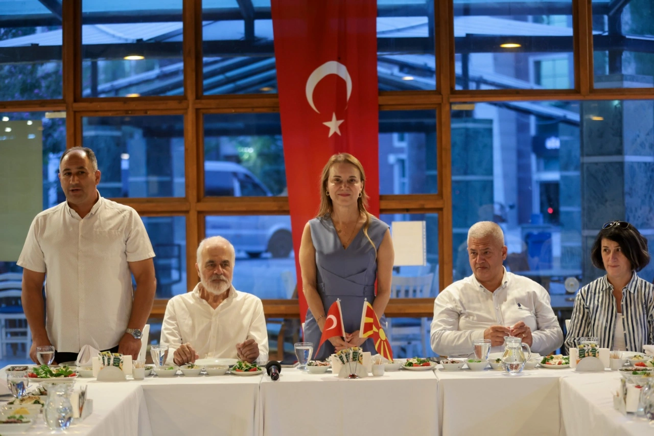 Kuzey Makedonyanin Bagimsizlik Gununde Konakta Anlamli Bulusma Yenibakishaber (1)
