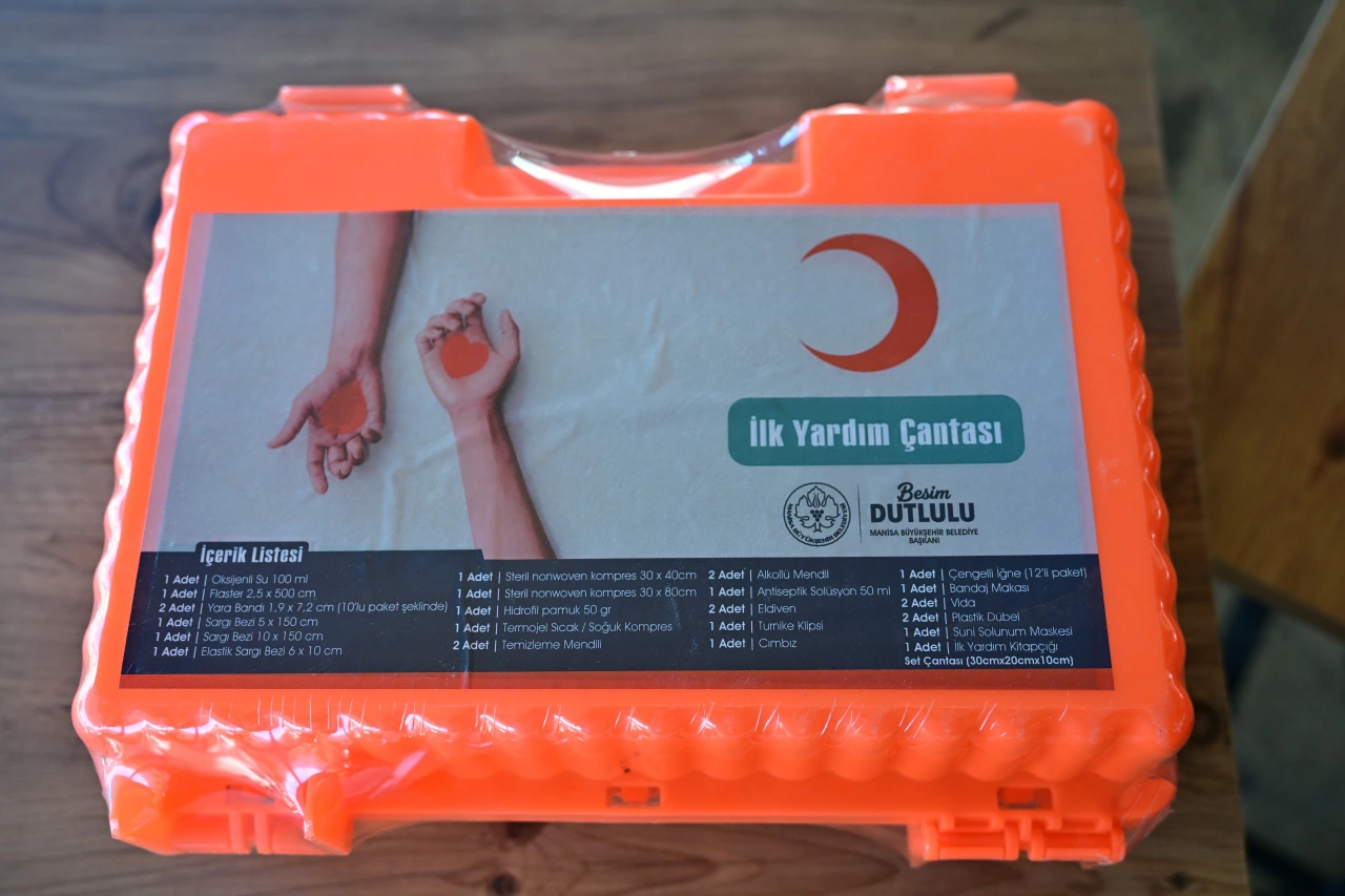 Manisada Ilk Yardim Farkindaligi Icin 17 Ilcede Calisma Yenibakishaber (2)