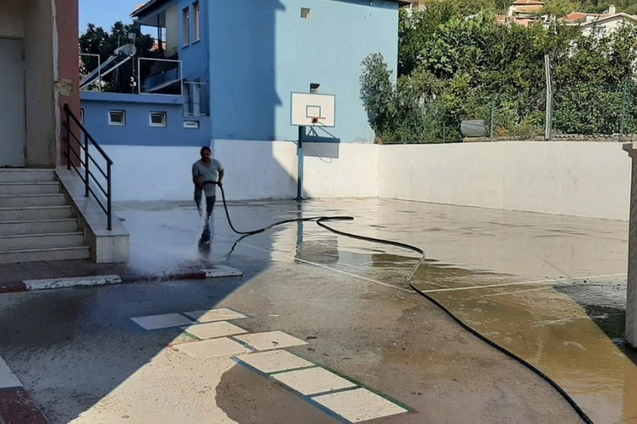 Menderes Te Okullarda Yeni Donem Hazirligi Basladi Yenibakishaber (1)