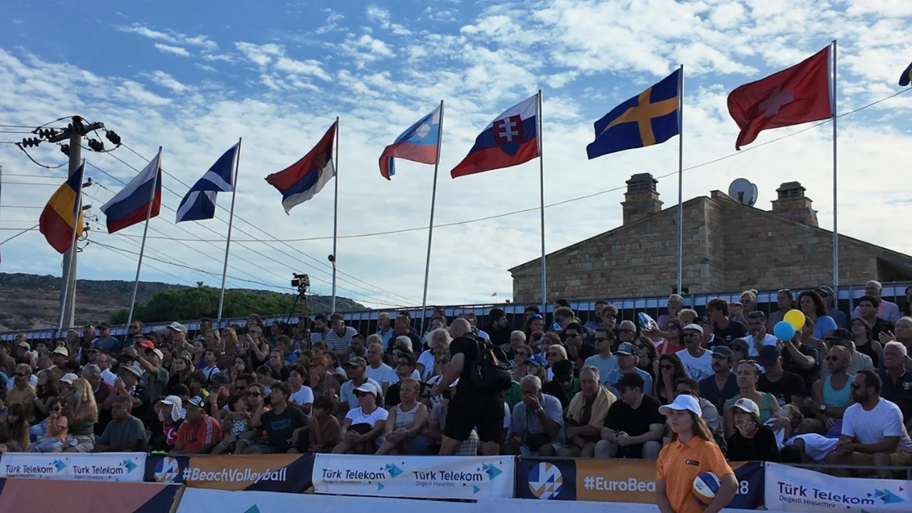 Plaj Voleybolunda Avrupanin Kalbi Foca 1516350 451077 Yenibakishaber