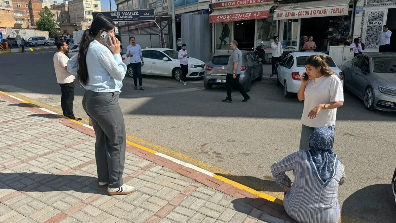 Sanliurfa Depreminde Yikilan Bina Var Mi Yarali Can Kaybi Var Mi (2)