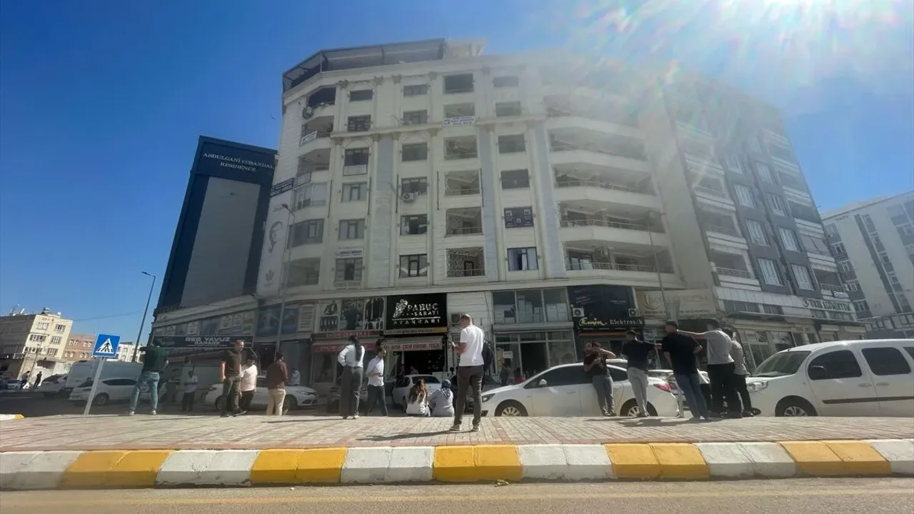 Sanliurfa Depreminde Yikilan Bina Var Mi Yarali Can Kaybi Var Mi (3)