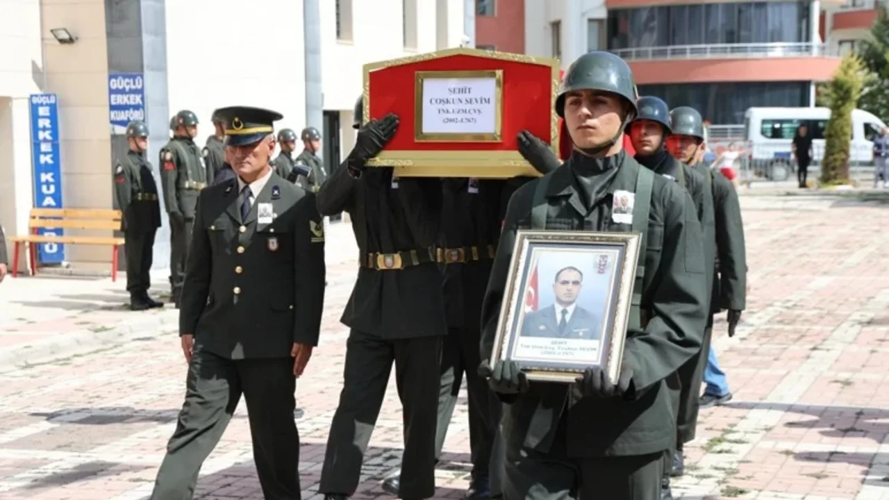 Şehit Uzman Çavuş Coşkun Sevim son yolculuğuna uğurlandı