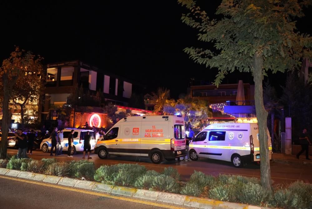 Ticari araçla geldiler, kafeye kurşun yağdırdılar: 2 ölü, 1'i ağır 4 yaralı!