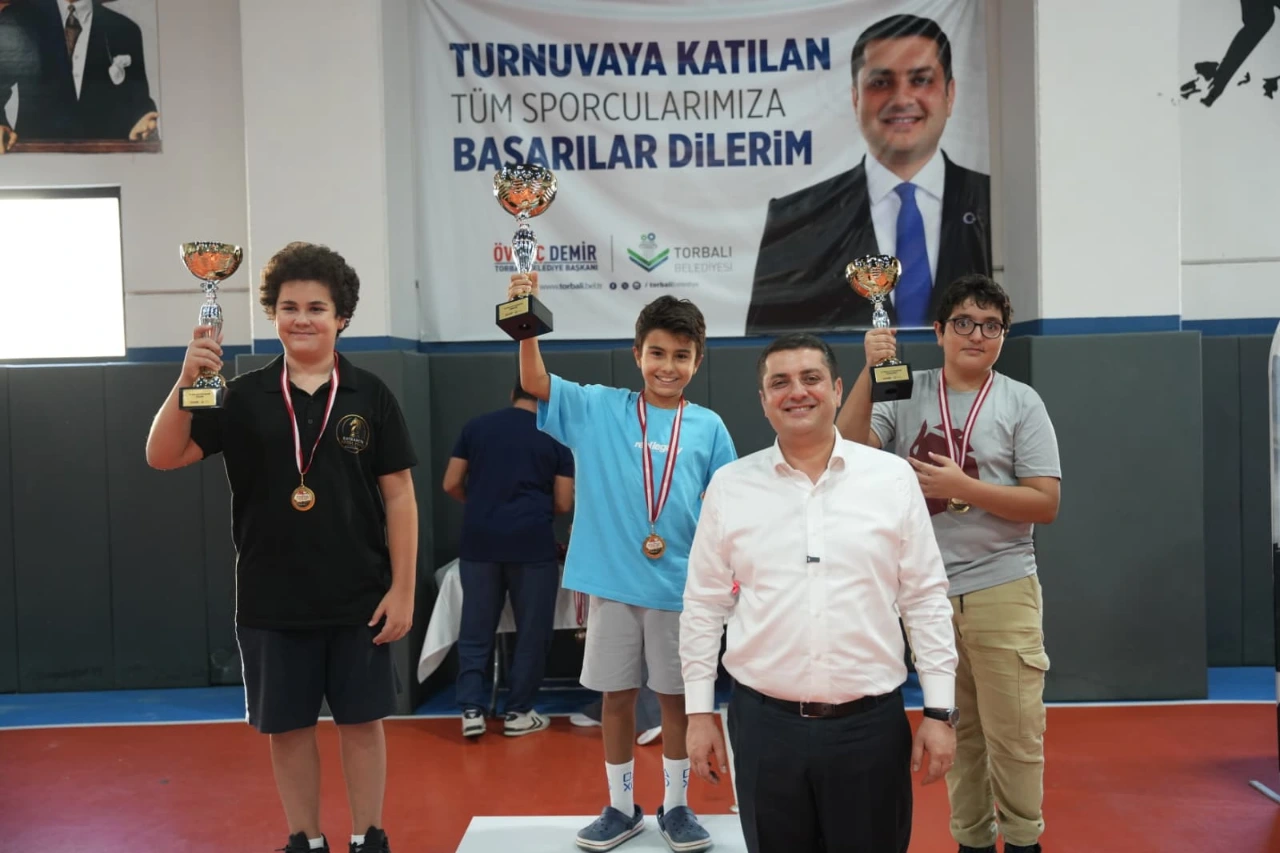 Torbalida Satranc Heyecani 260 Cocuk Hamle Yapti Yenibakishaber (1)