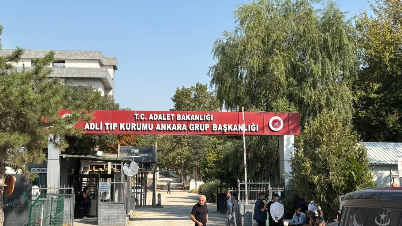 Üç arkadaşını öldüren şüpheli intihar etti