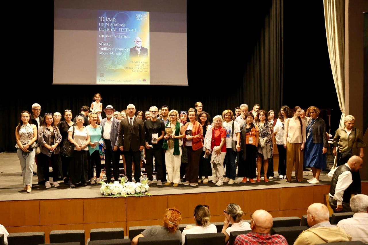 Uluslararasi Edebiyat Bulusmasi Bergamaya Tasindi Yenibakishaber (1)