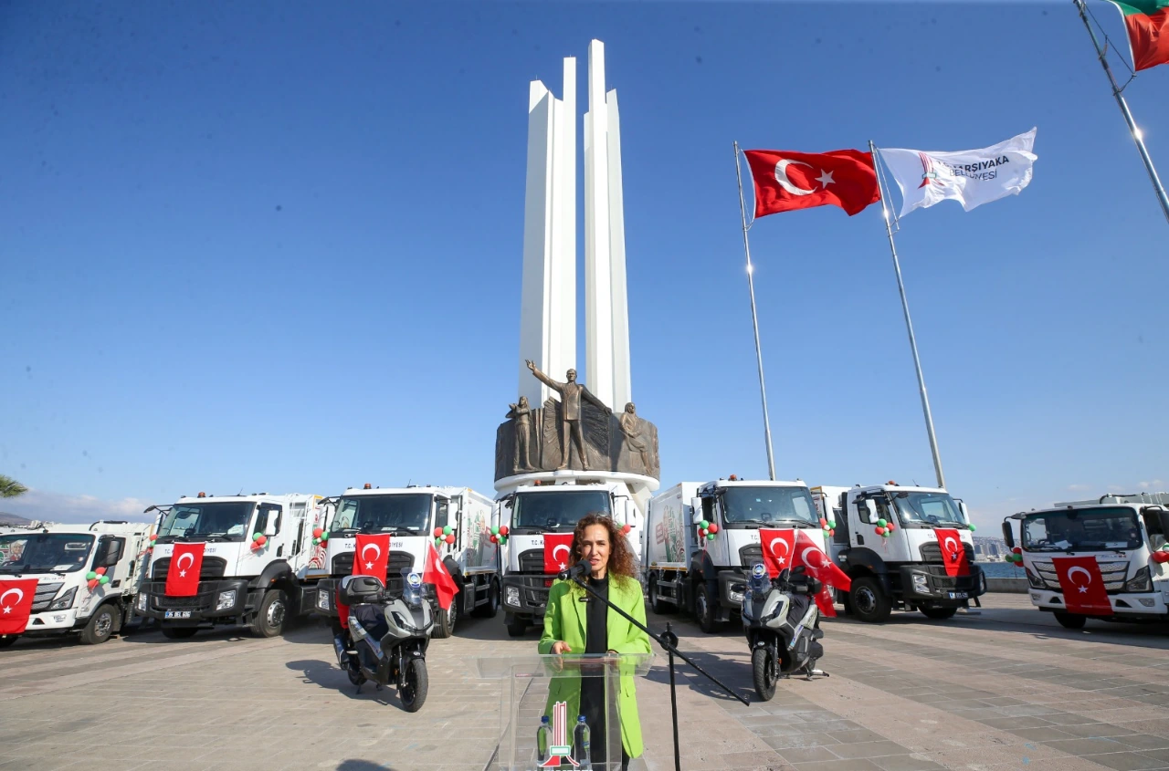 17 Yeni Cop Kamyonu Tertemiz Karsiyaka Icin Yola Cikti Yenibakishaber