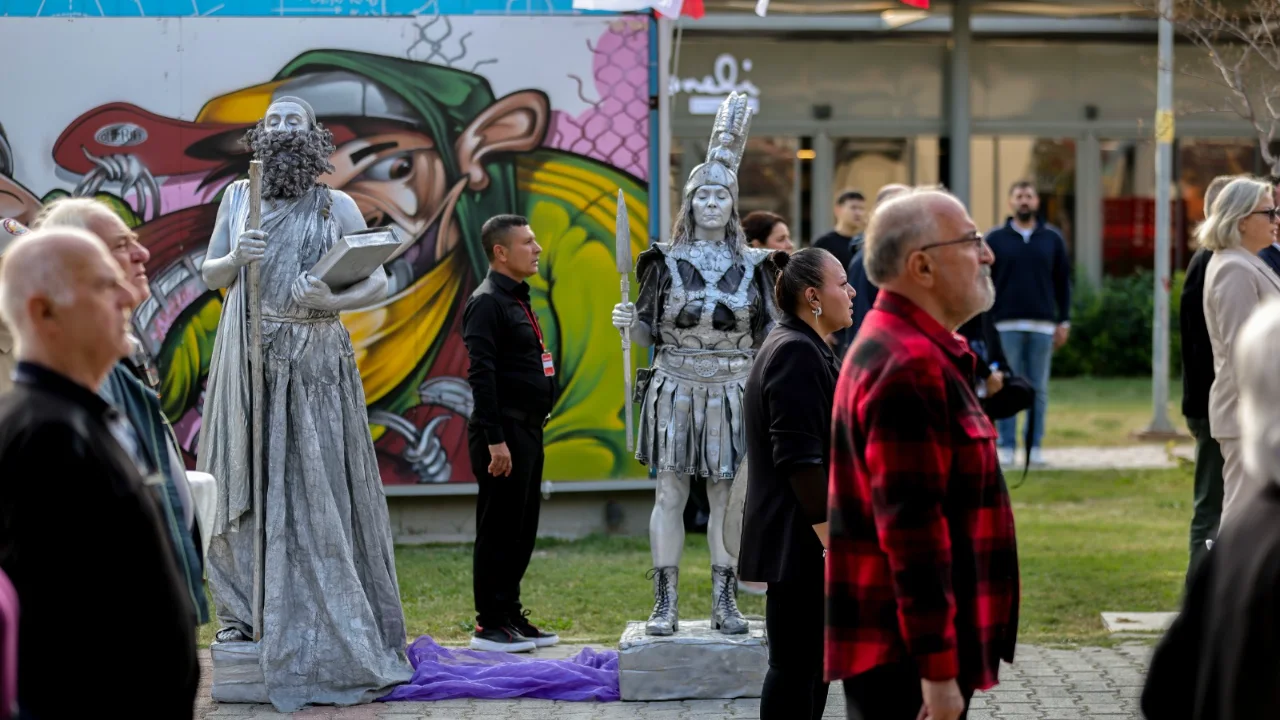 5 Bayrakli Homeros Edebiyat Ve Sanat Festivali Basladi 8 Yenibakishaber