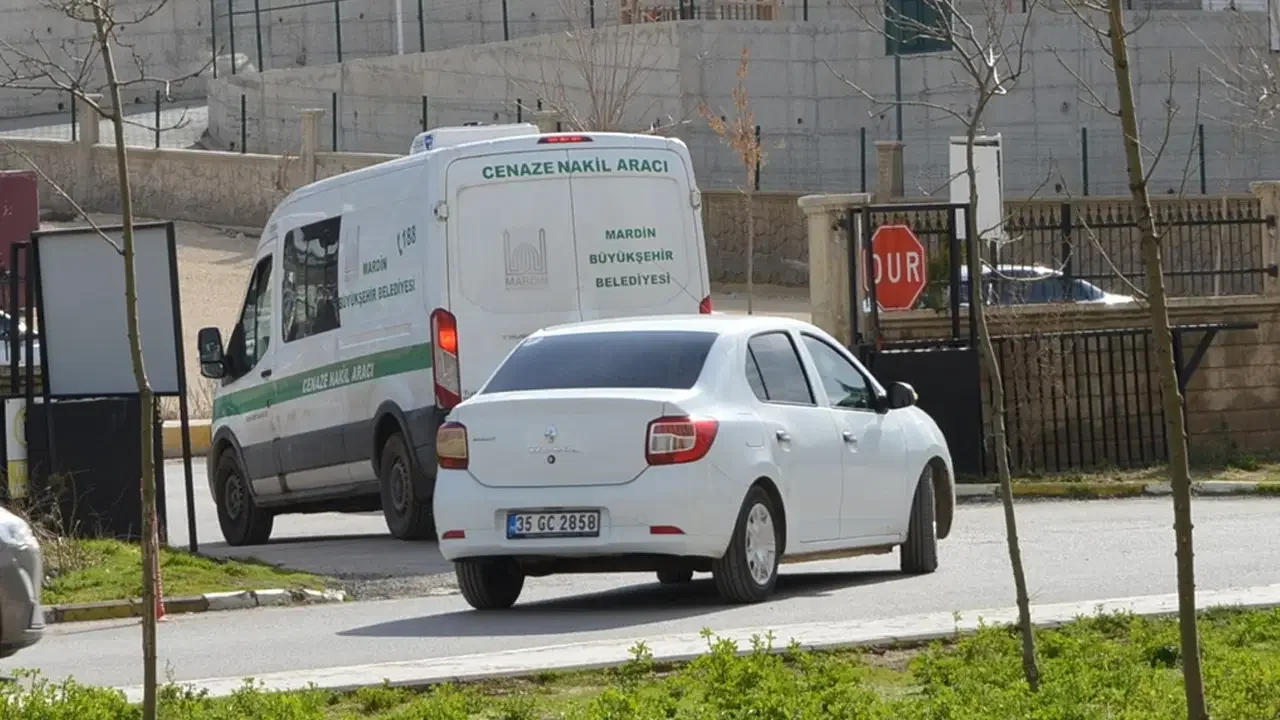 8 yaşındaki Emine traktörün altında can verdi