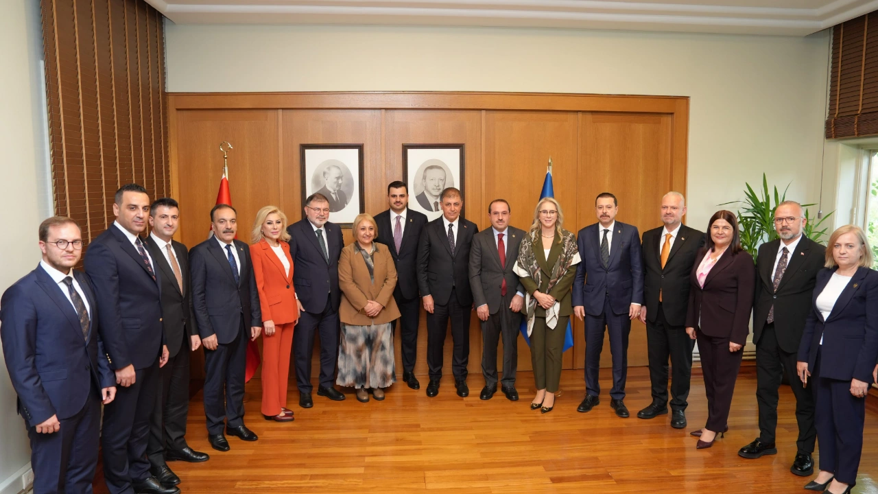Ak Parti Heyeti Buyuksehir De Inan Dan Ortak Calisma Vurgusu Yenibakishaber (1)