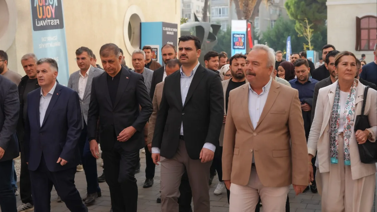 Ak Partili Eyyup Kadir Inan Ve Cemil Tugay Dan Kultur Yolu Festivali Ne Ziyaret Yenibakishaber
