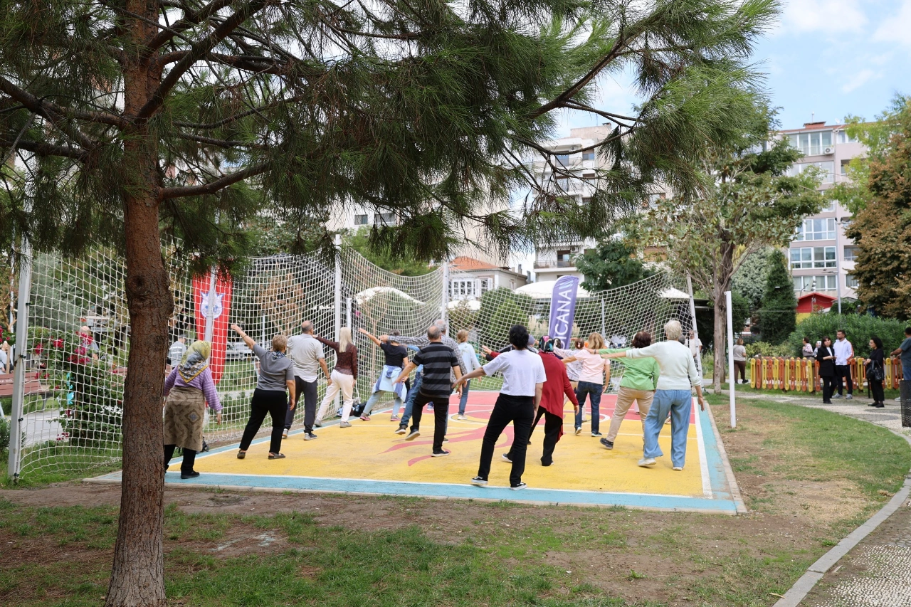 Alzheimera Karsi Hareket Vurgusu Ayaga Kalkmak Da Onemli Yenibakishaber (2)