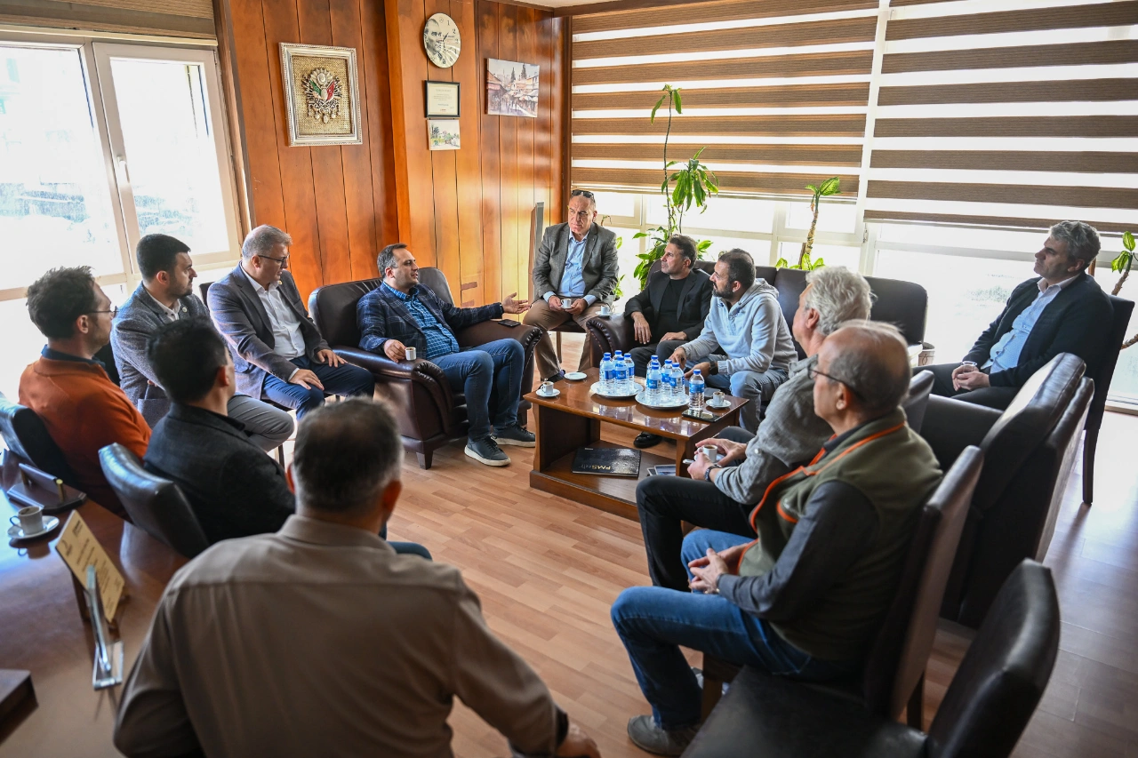 Baskan Eski Esnafla Bulustu Yaninizdayiz Mesaji Verdi Yenibakishaber (3)