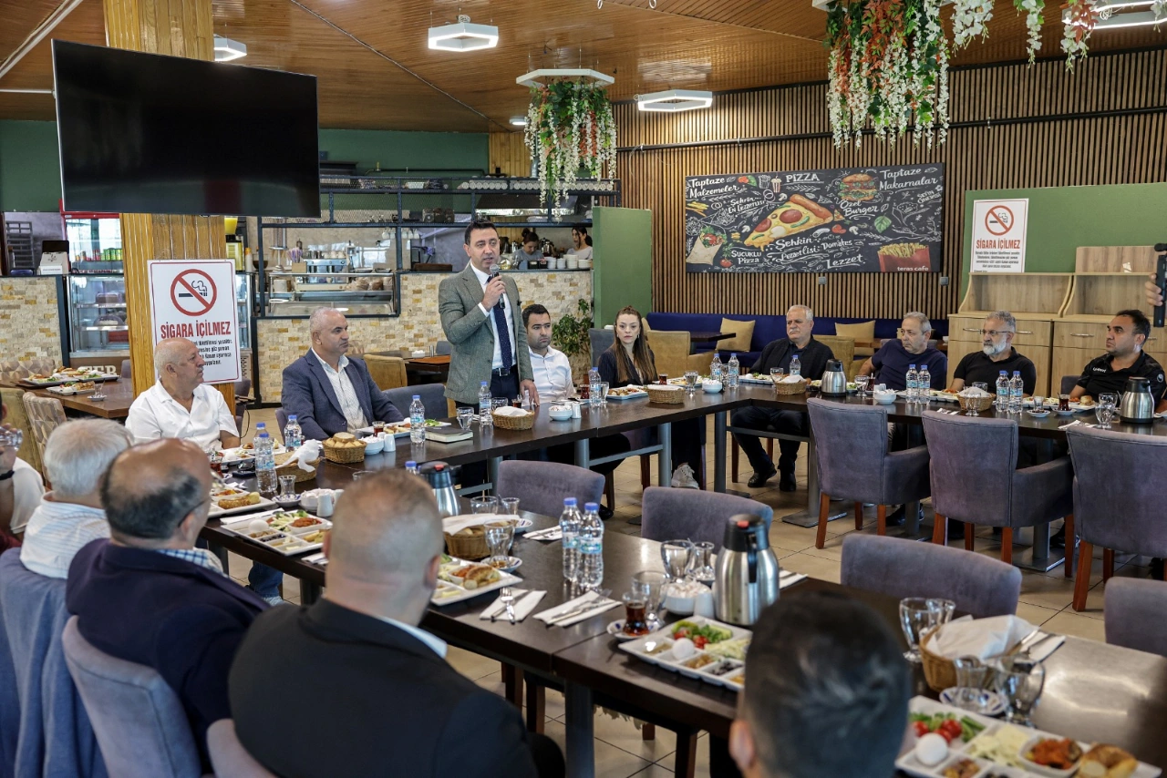 Bayraklida 15 Spor Kulubune 3 Milyon Liralik Destek Yenibakishaber (2)