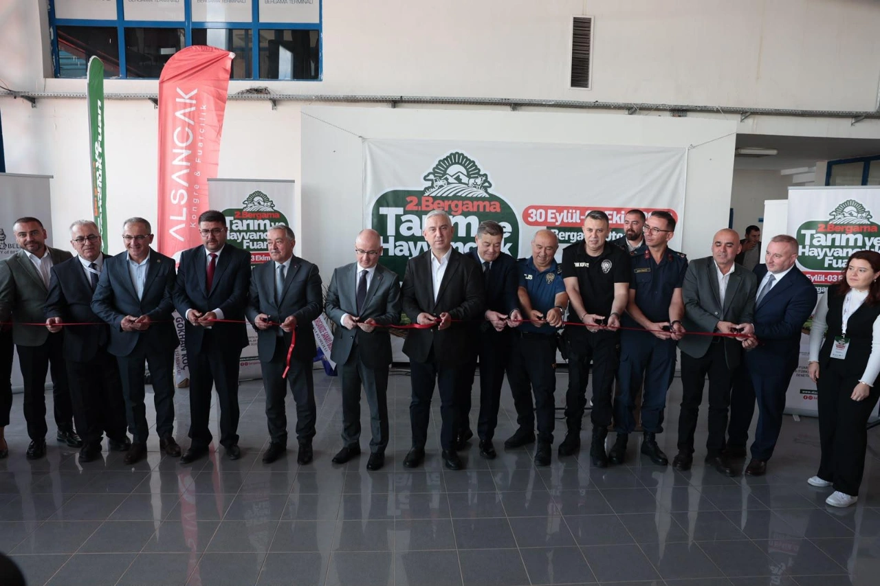 Bergama Tarim Ve Hayvancilik Fuarinda Zeytincilik Gundemi Yenibakishaber (1)