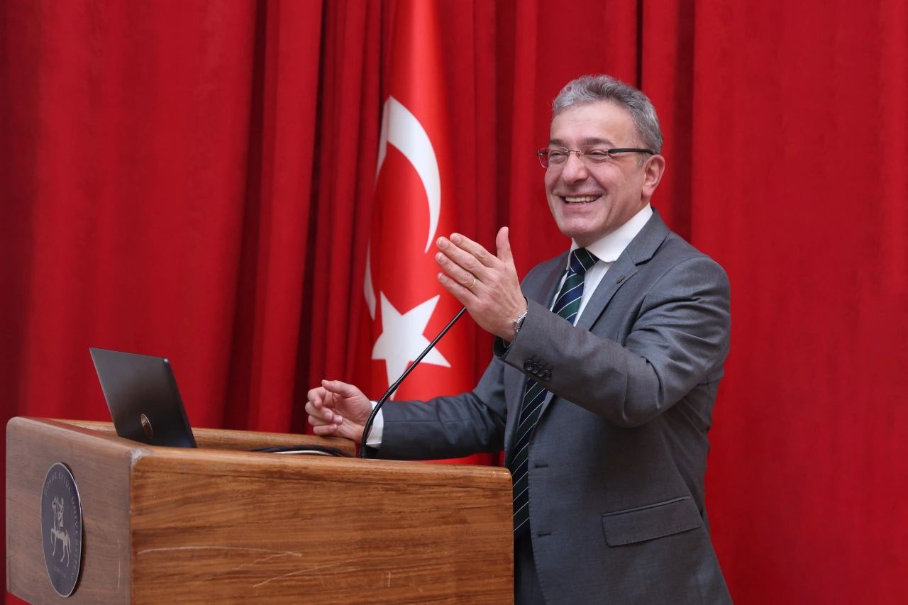 Dokuz Eylul De Egitimin Yasi Yok 60 Programi Basladi Yenibakishaber (2)