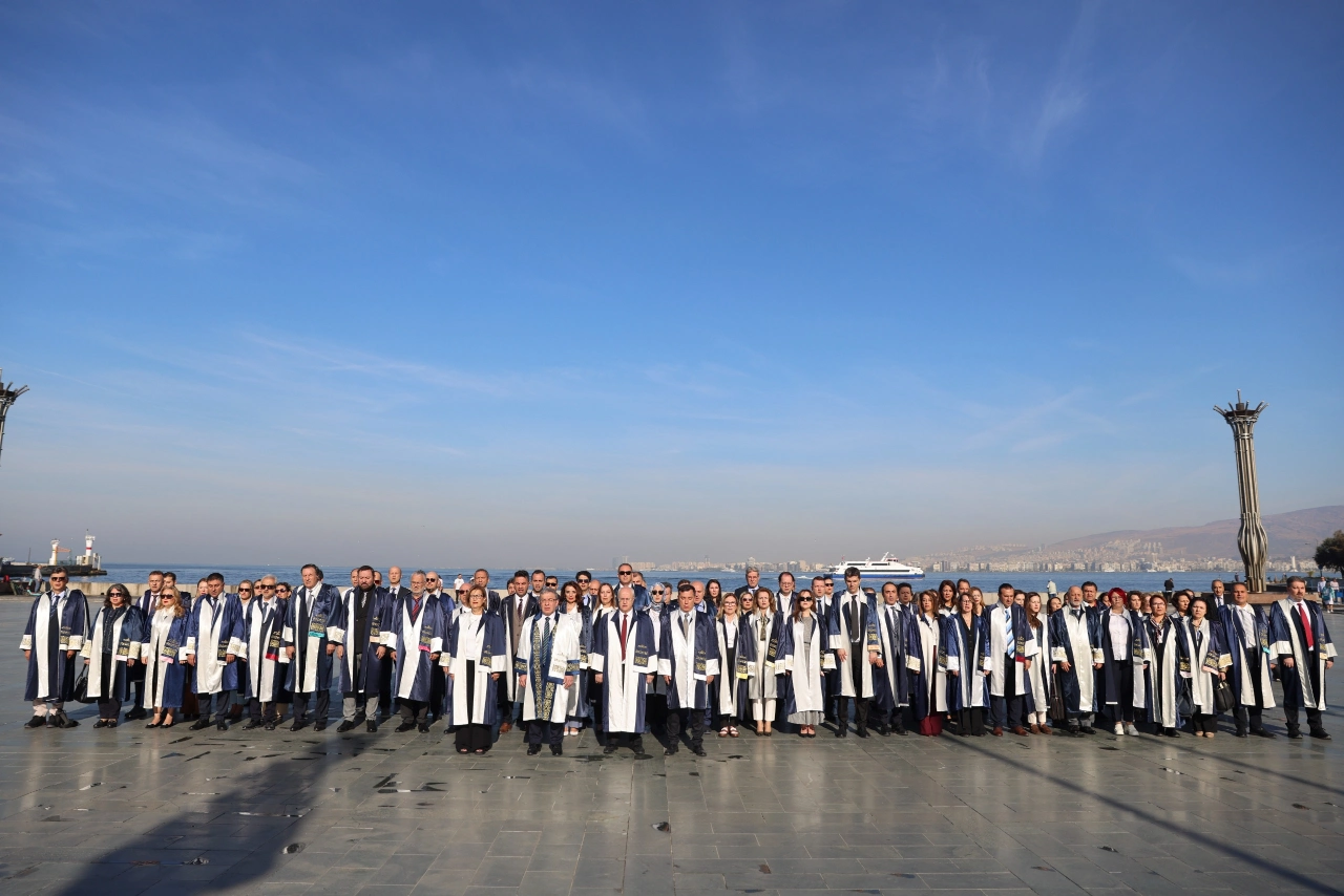 Dokuz Eylul De Yeni Akademik Yil Coskuyla Basladi Yenibakishaber (3)
