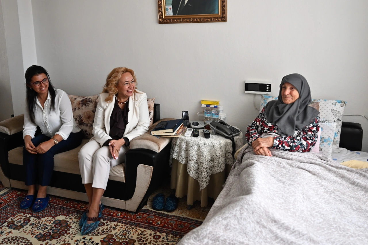 Dunya Yaslilar Gunu Nde Bornova Dan Anlamli Ziyaret Yenibakishaber