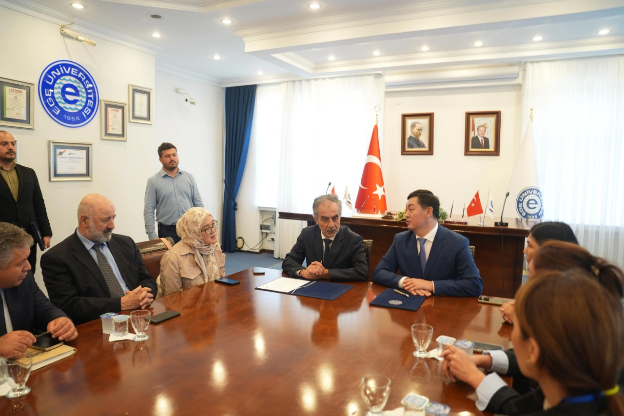 Ege Universitesi Nden Kazakistan A Bilim Ve Egitim Koprusu Yenibakishaber